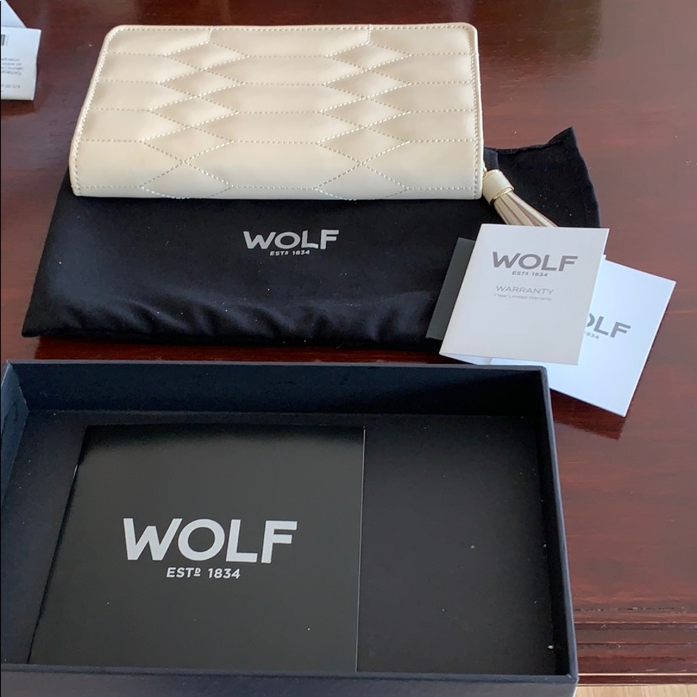 Wolf Caroline Jewelry Portfolio